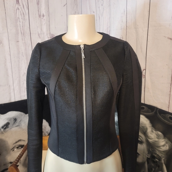 Guess Cropped Zipper Jacket!!! - Picture 7 of 10